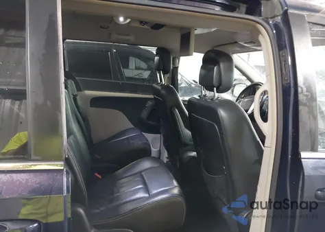 2015 Chrysler Town & Country Touring from USA, damaged, VIN 2C4RC1BG8FR608555